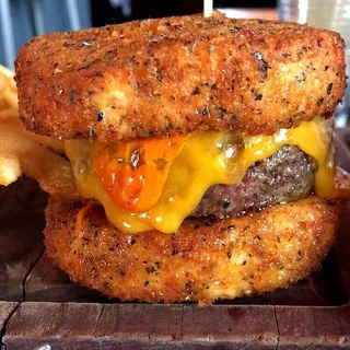 MAC & CHEESE BURGER