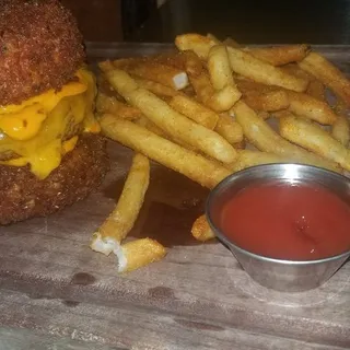MAC AND CHEESE BURGER