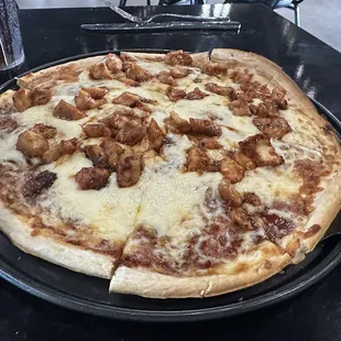 BBQ chicken pizza