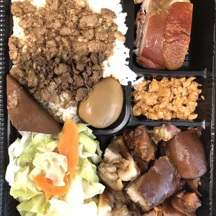 Pork feet bento