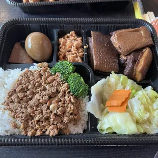 Stew pork bento