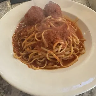 Linguine with meatball