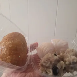 2 har gow, 2 xumai, 1 ham sui gok