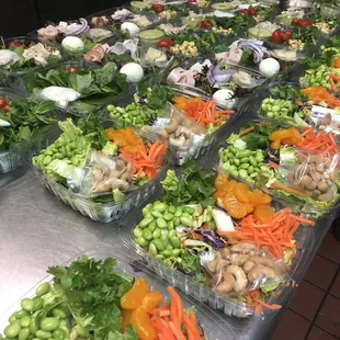 200 Box lunches salads fresh!!!