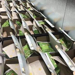 400 Box lunches on time ready popular catering for big company&apos;s
