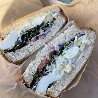 Egg salad sandwich