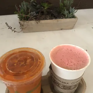 Red Velvet Latte hot, rocks or blended