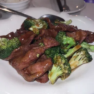 L23. Beef W. Broccoli L