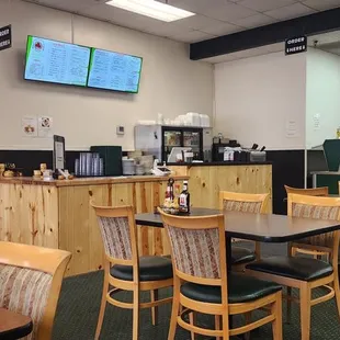 sushi and sashimi, interior