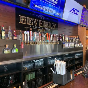 the bar area of a restaurant