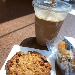 Mexican mocha blended and an oatmeal cookie