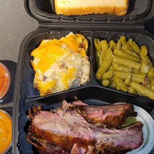 Delicious tender ribs, the potatoes are almost a casserole, very tasty.