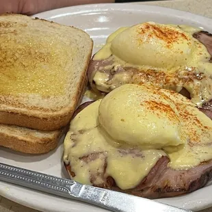 Traditional Eggs Benedict