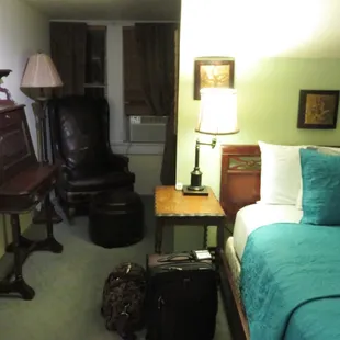 Uncle Duke's Room - alcove sitting area on the left