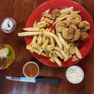 Fried shrimp with fries