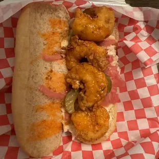 Shrimp po&apos; boy