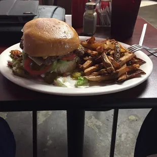 Awesome place for lunch.  Great burgers and very friendly folks.