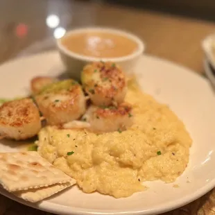 Southern Style Cheddar Grits with Scallops