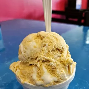 Small size banana pudding ice cream
