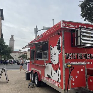 Checking out the food truck outside my SSB office now that the weather is beautiful.