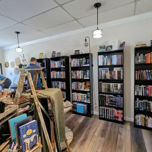 Bookshop &amp; gifts