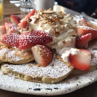 Strawberry-Granola Pancakes