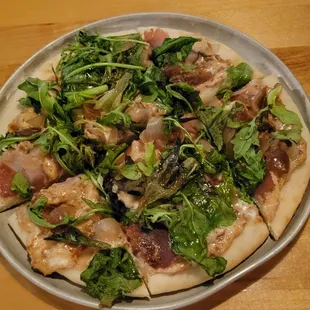 Fig and prosciutto flatbread