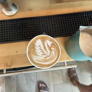 swan latte art