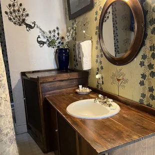 Asian suite bathroom