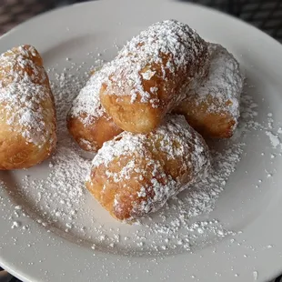 Beignets - quit drooling and order them already!!