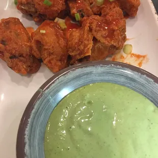 food, chicken wings and fried chicken