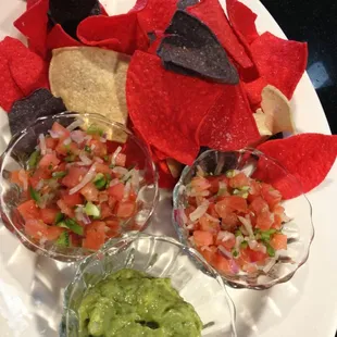 $2 salsa and chip, add on salsa