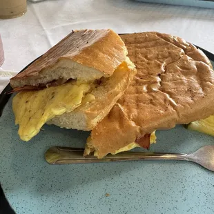 Breakfast sandwich
