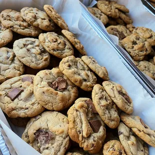 Chunky chocolate party trays