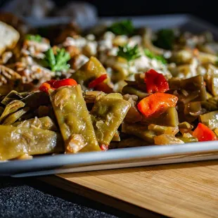a plate of vegetables and bread