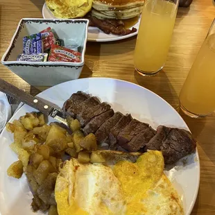 Steak &amp; Eggs, Pancakes