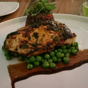 Soy chicken with quinoa and peas