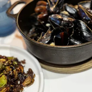 White wine and butter muscles