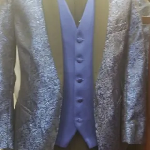 He found what he was looking for Thank you #theblacktie #Prom2019 #MaderaHigh