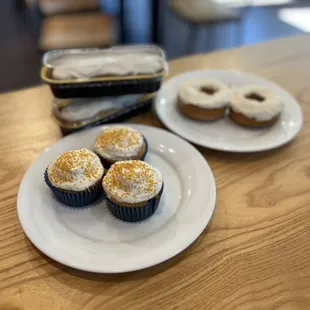food, cupcakes