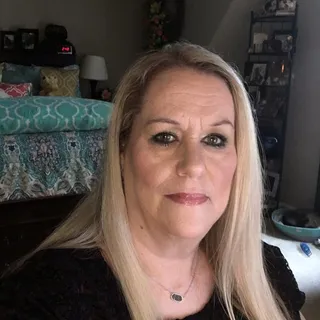 Lynn R.