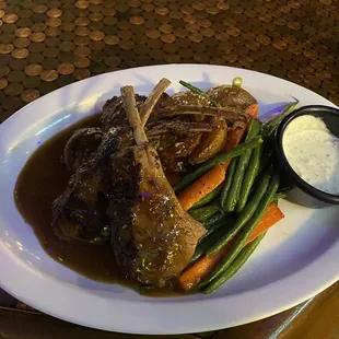 Lamb chops dinner special with potatoes, carrots and green beans and side dip with garlic ajus $18 really good. Made by Sara