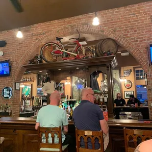 Cool place to hangout and friendly staff!