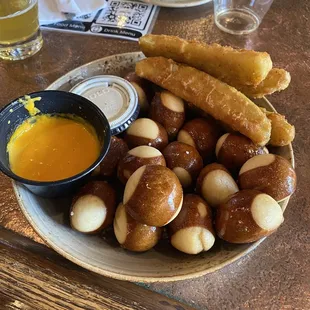 Pick 2 sampler; fried pickles and Pretzels. Sooo good!!