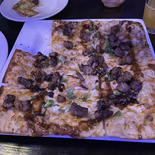 Steak and potato flatbread