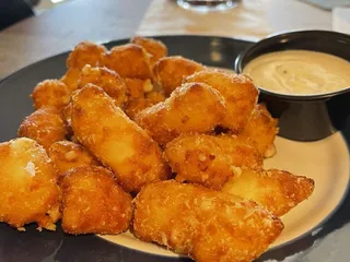 Nine-0-Two On The Avenue