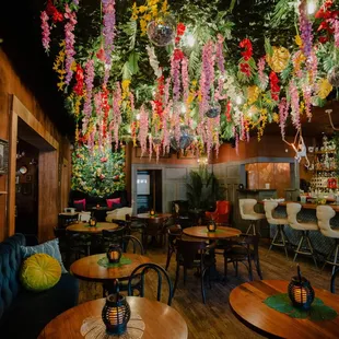 The Playa Pig Tropical-Jungle Pop Up Bar