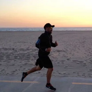 Chris R.