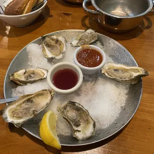 1/2 Doz raw oysters