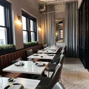 sushi and sashimi, interior